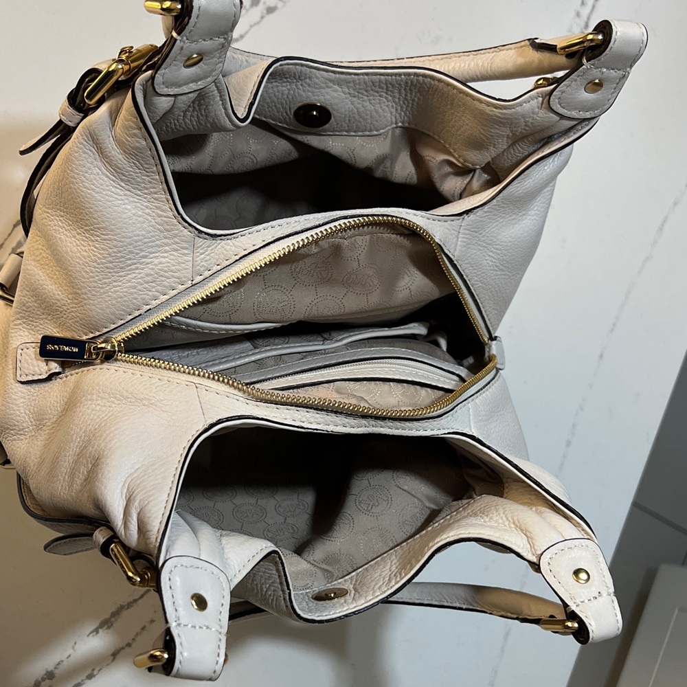 Michael Kors Cream Shoulder Bag with Gold Accents - Picture 7 of 13